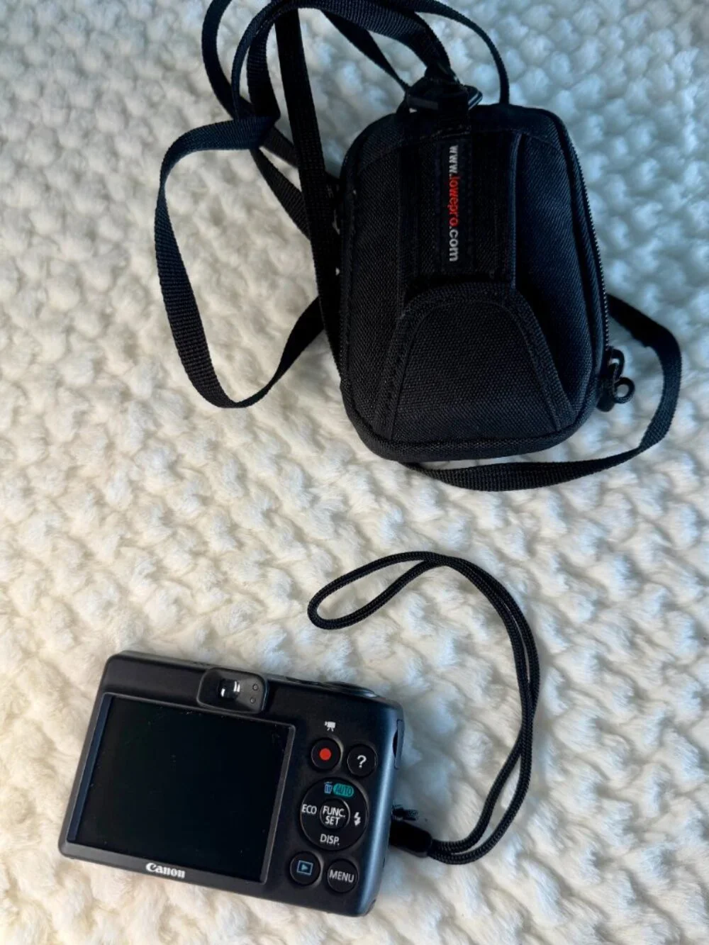Canon PowerShot A1400 Digital Camera Black –16 GB SD Card - Carrying Case-Tested